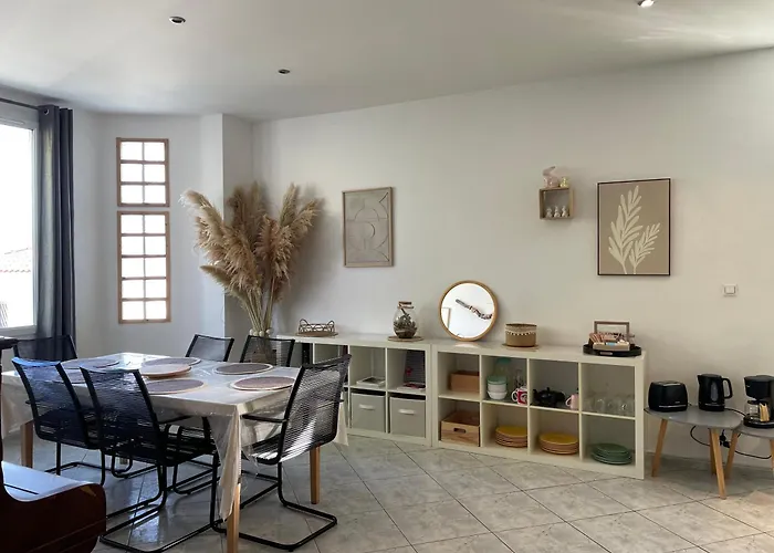 Spacieuse Villa Dans Les Pins
