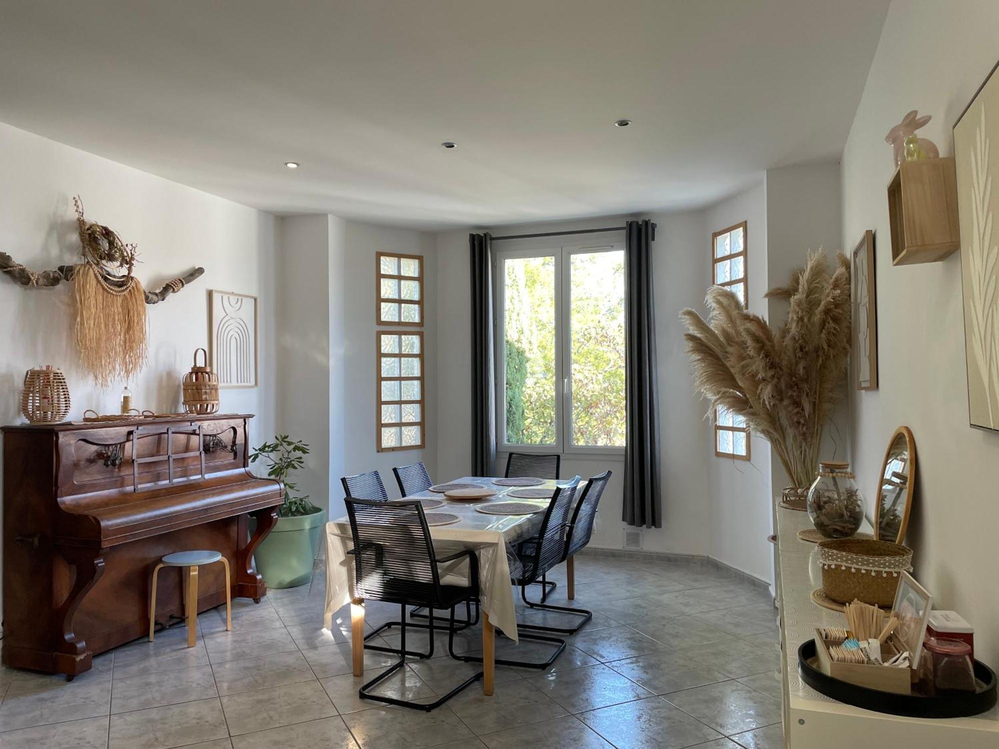 Spacieuse Dans Les Pins Villa *